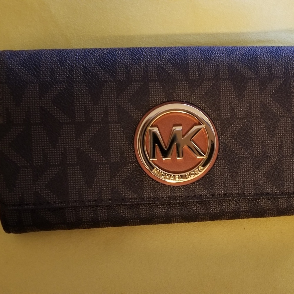 Authentic Michael Kors Flap wallet